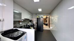 Blk 241 Jurong East Street 24 (Jurong East), HDB 3 Rooms #579047361